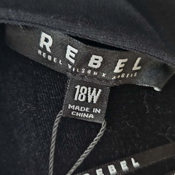 Black asymmetrical Rebel Wilson X Angels top 18W - Picture 2 of 7